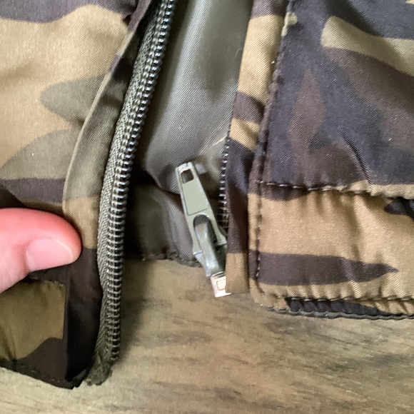 Kids Camo Vest - Picture 3 of 5